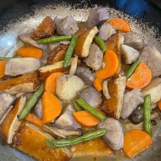 ピリッと美味い❣️里芋とさつま揚げの中華風煮物